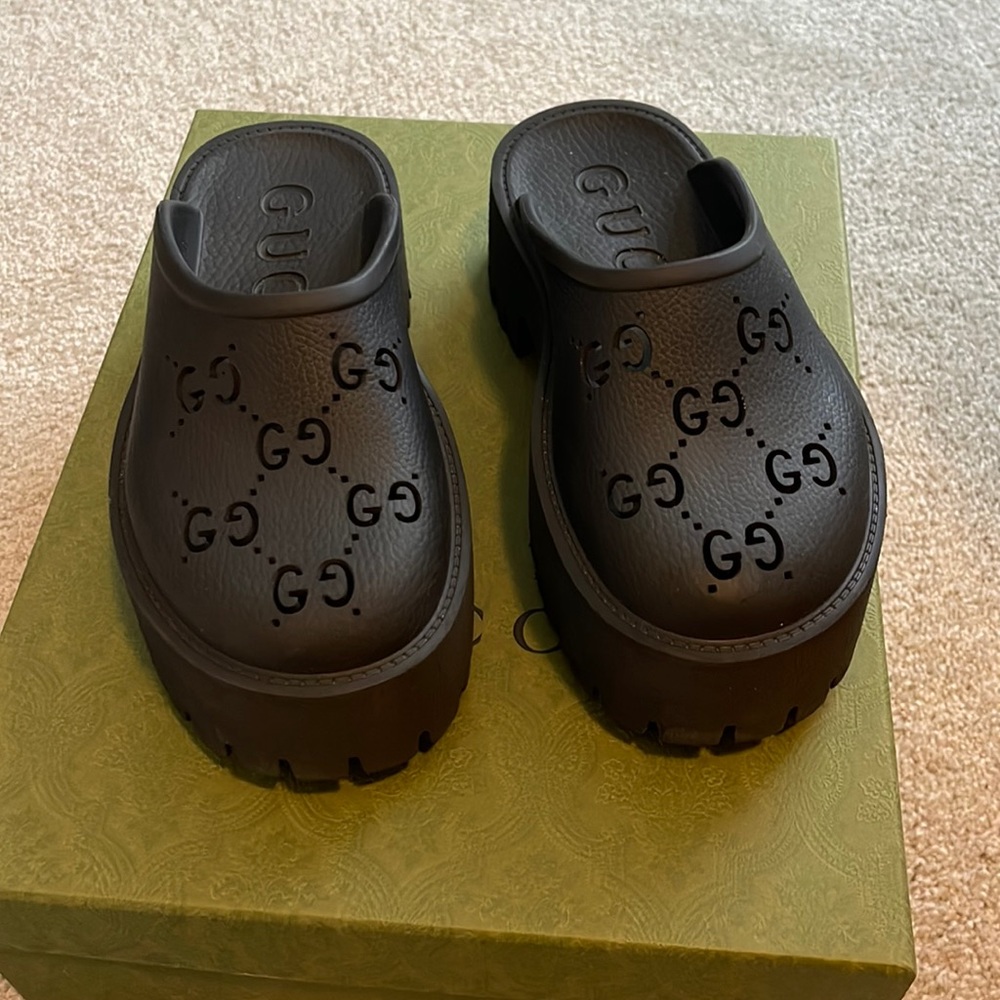 Gucci platform perforated G sandal
